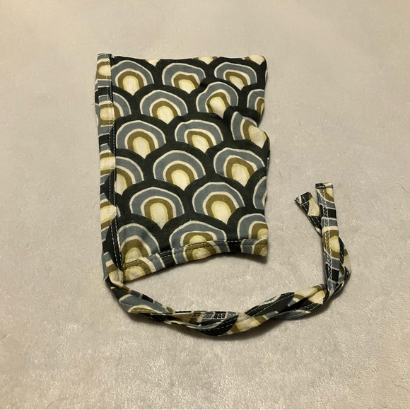 Scallop Kate Quinn elf hat - Picture 2 of 3